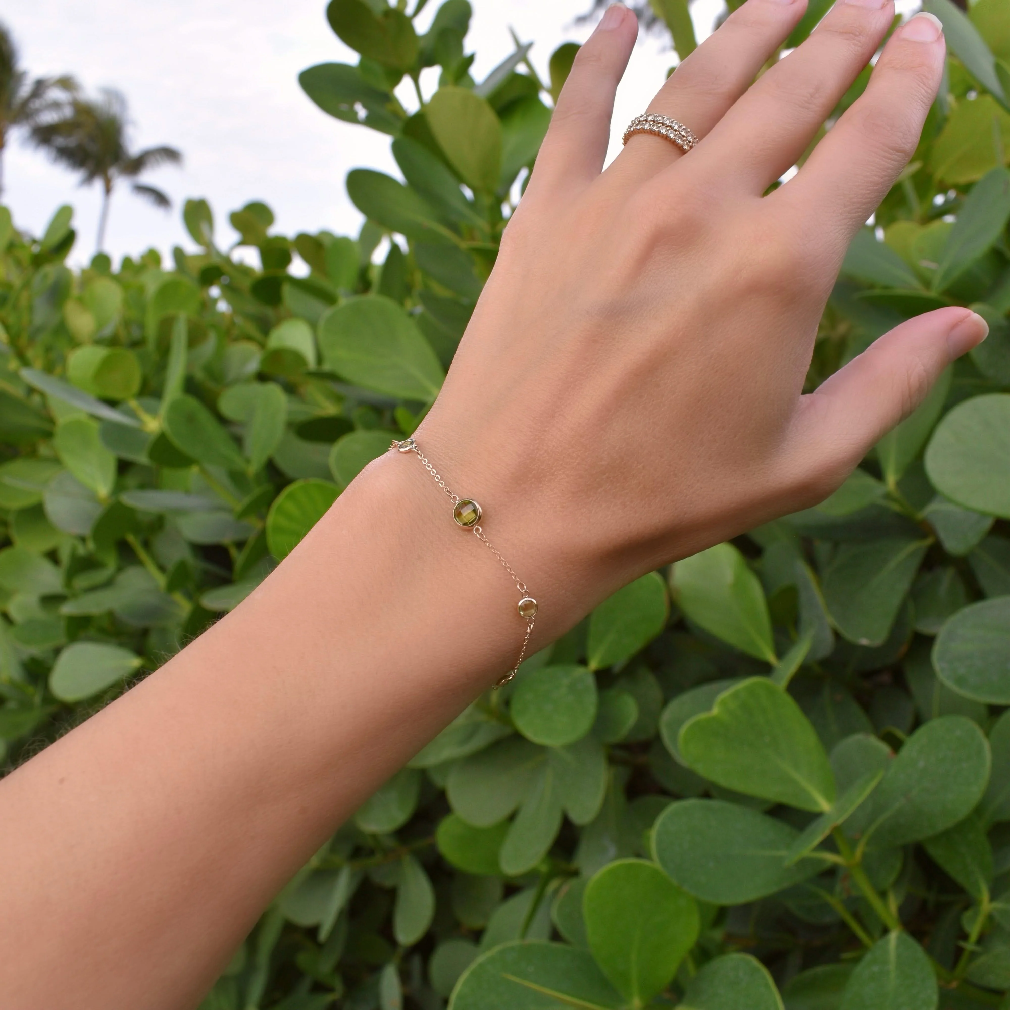 1 Grand & 4 Petite Peridot Bracelet in 14k Gold (August) - Image 2