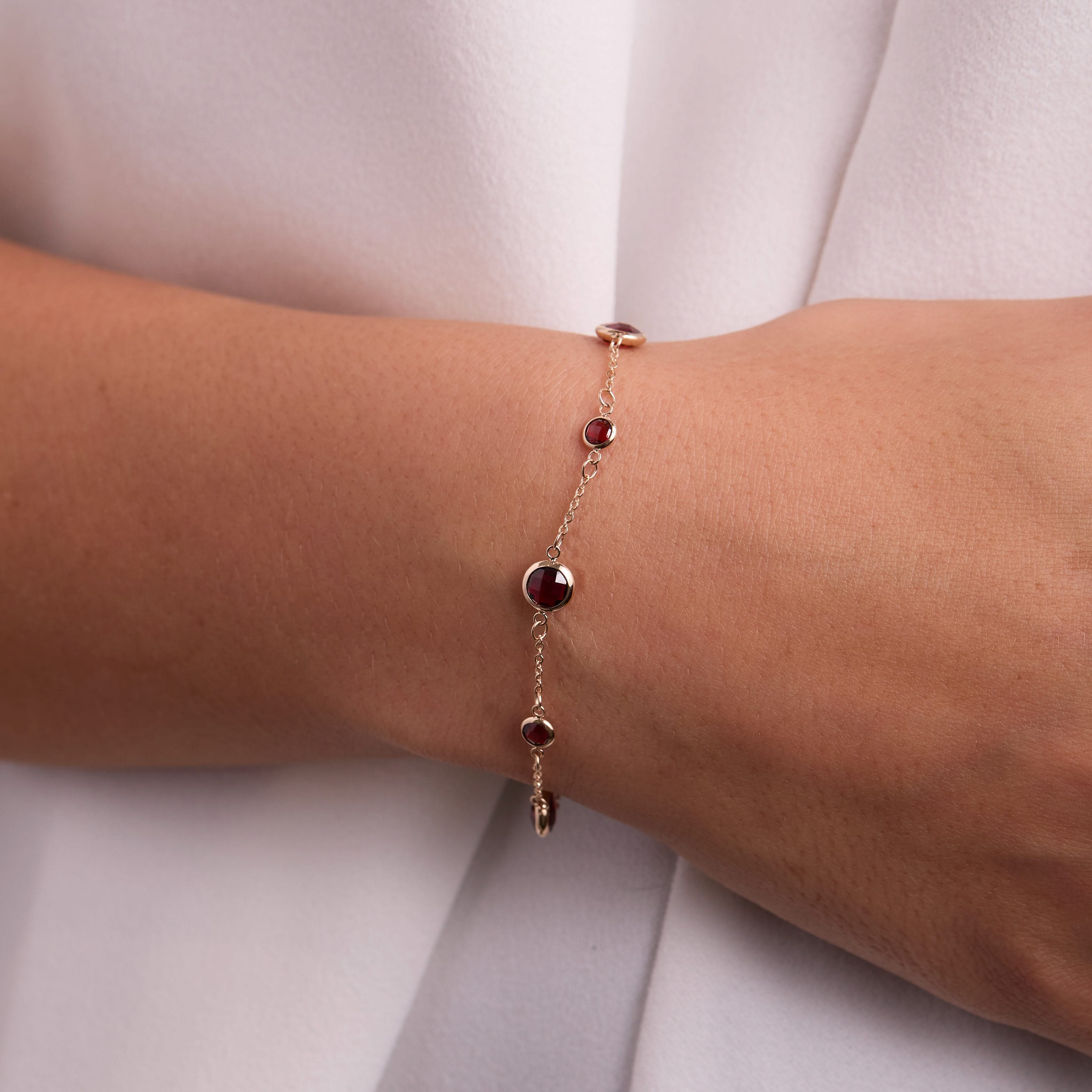 Bayberry Grand & Petite 7 Garnet Bracelet in 14k Gold (January) - Image 7