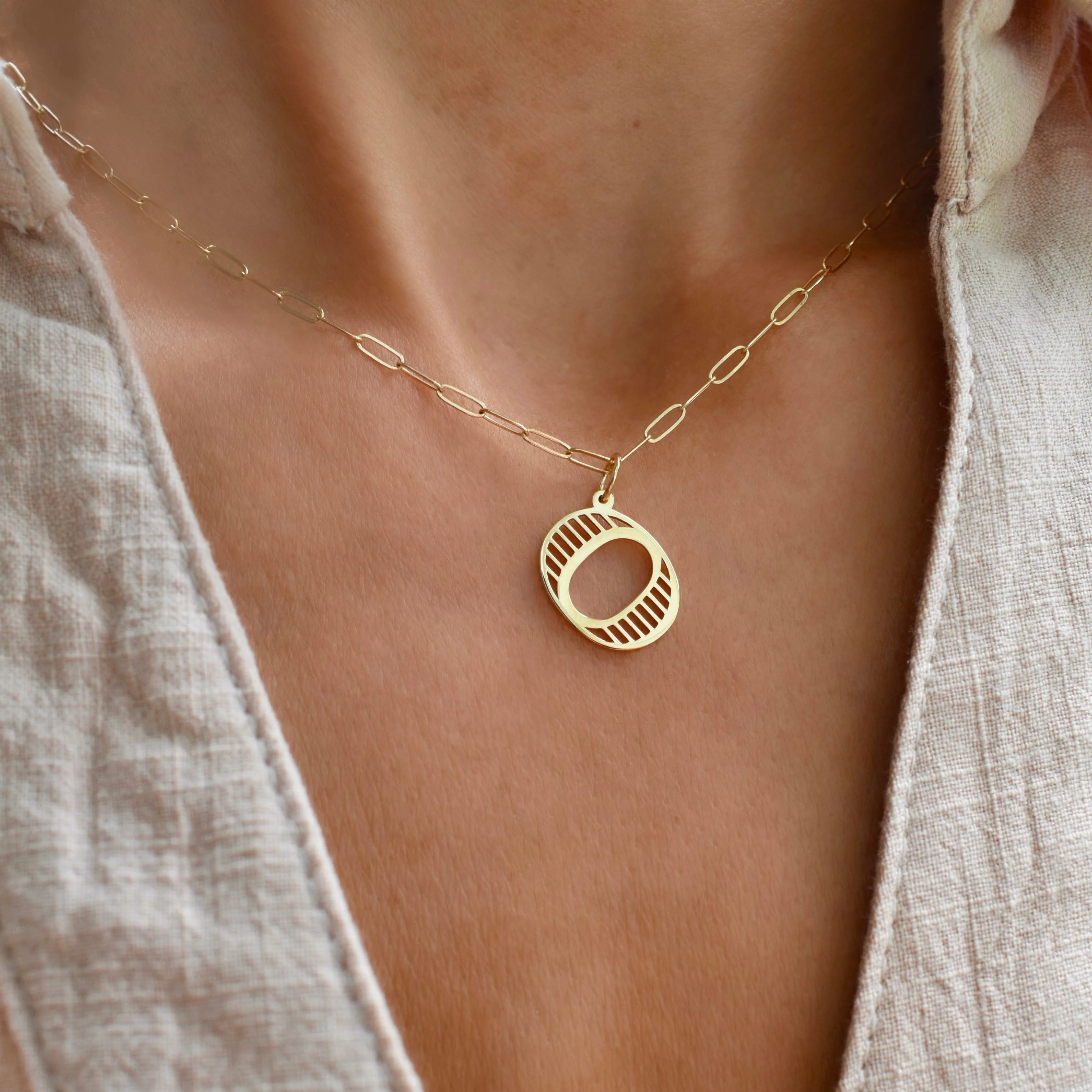Essex Letter O Pendant in 14k Gold - Image 3