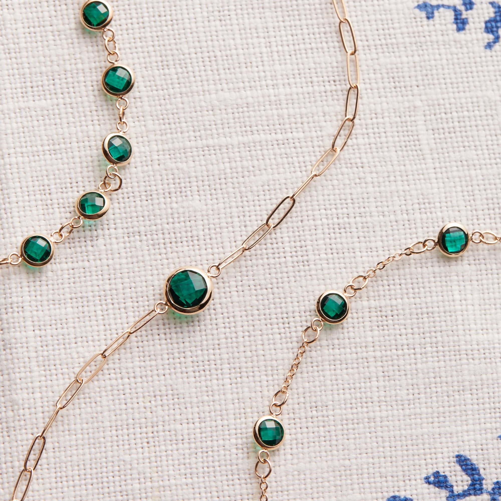 Grand 1 Emerald Adelaide Mini Bracelet in 14k Gold (May) - Image 8
