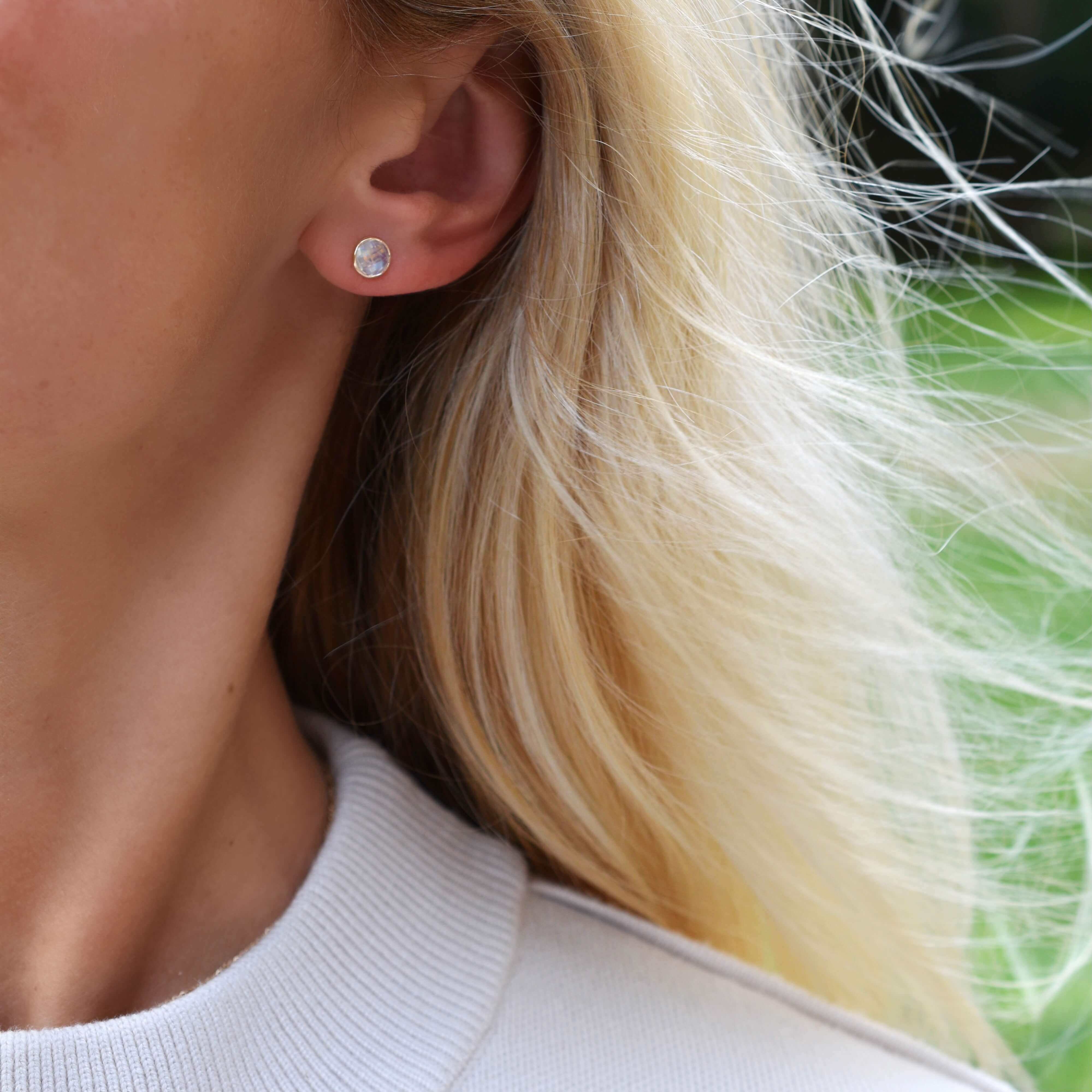 Grand 1 Moonstone Necklace and Earrings Set in 14k Gold (June) - Image 10