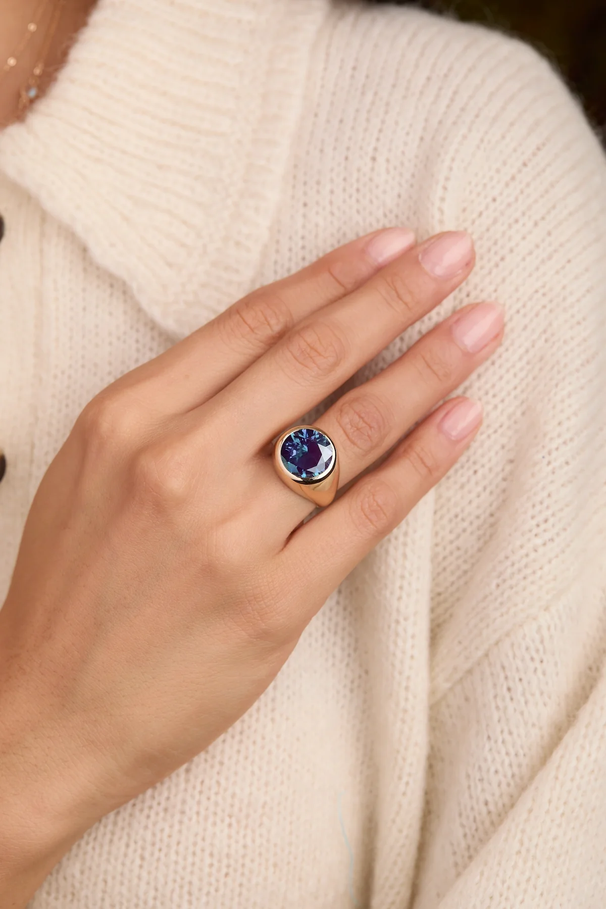 Jamestown Alexandrite Ring in 14k Gold (June) - Image 3