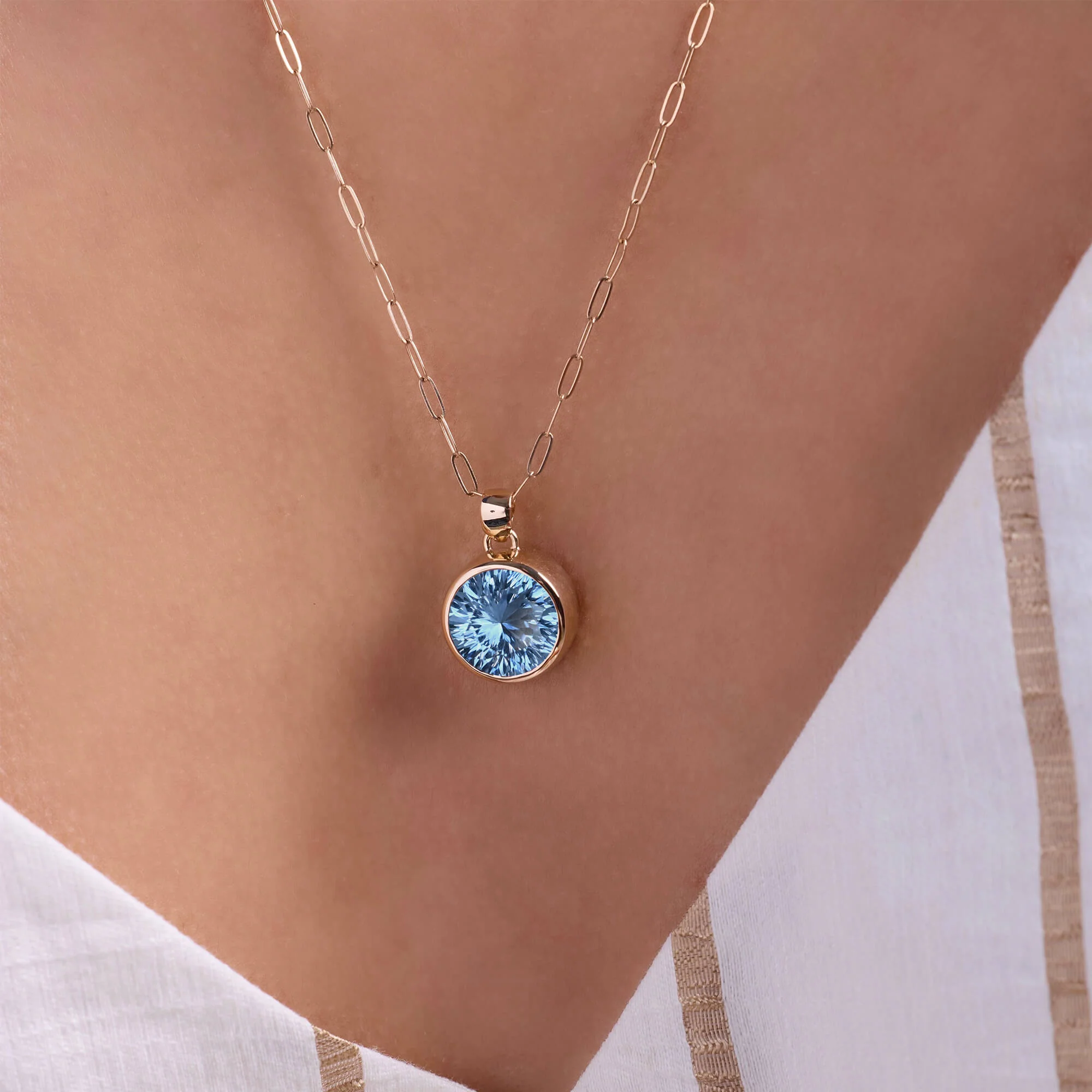 Jamestown Aquamarine Pendant in 14k Gold (March) - Image 3