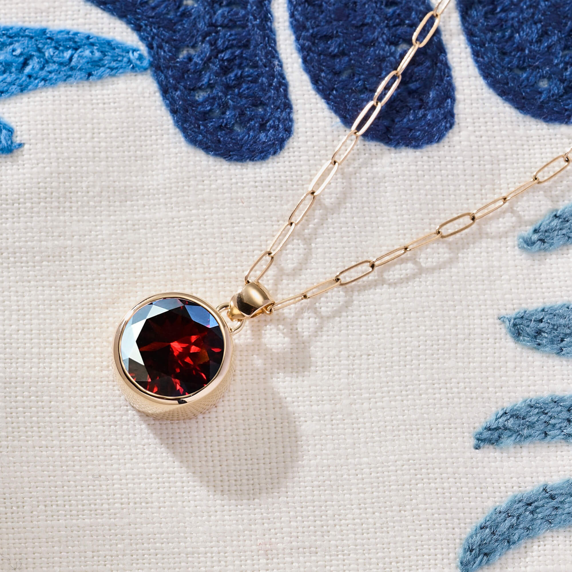 Jamestown Garnet Pendant in 14k Gold (January) - Image 6