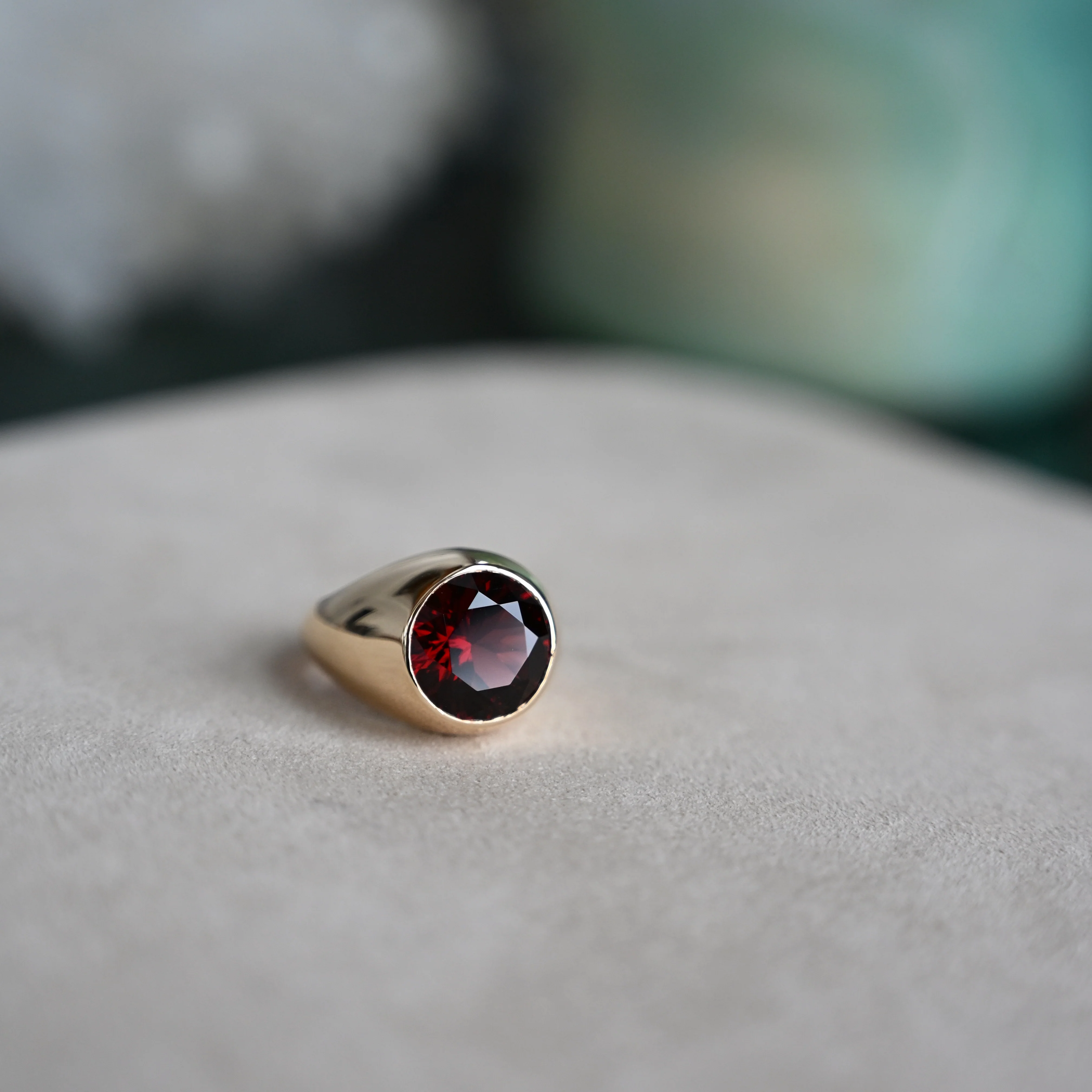 Jamestown Garnet Ring in 14k Gold (January) - Image 6
