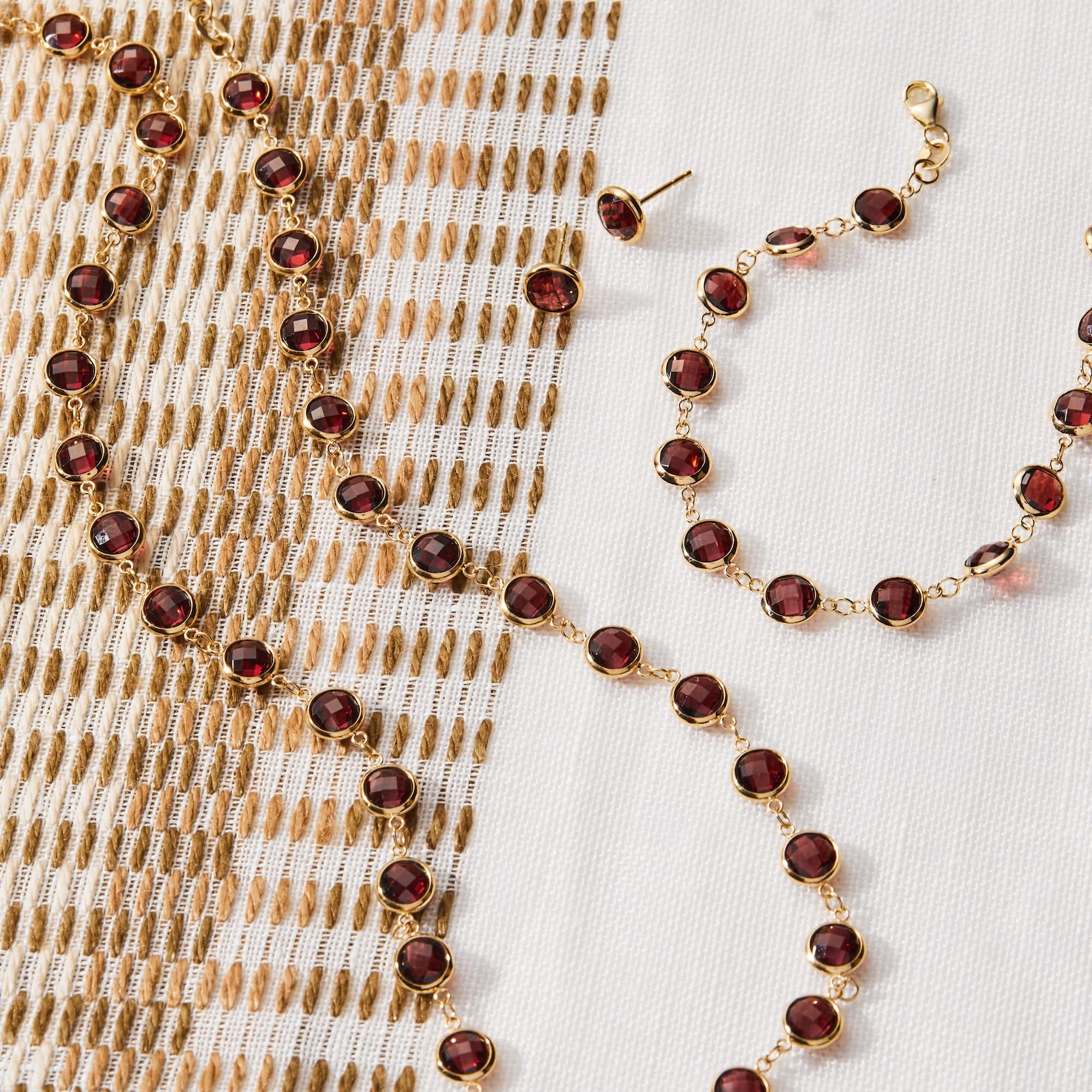 Newport Grand Garnet Bracelet in 14k Gold (January) - Image 6