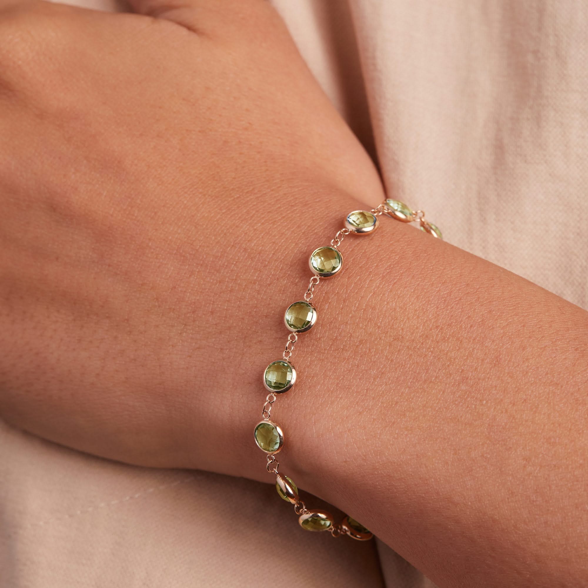 Newport Grand Peridot Bracelet in 14k Gold (August) - Image 3