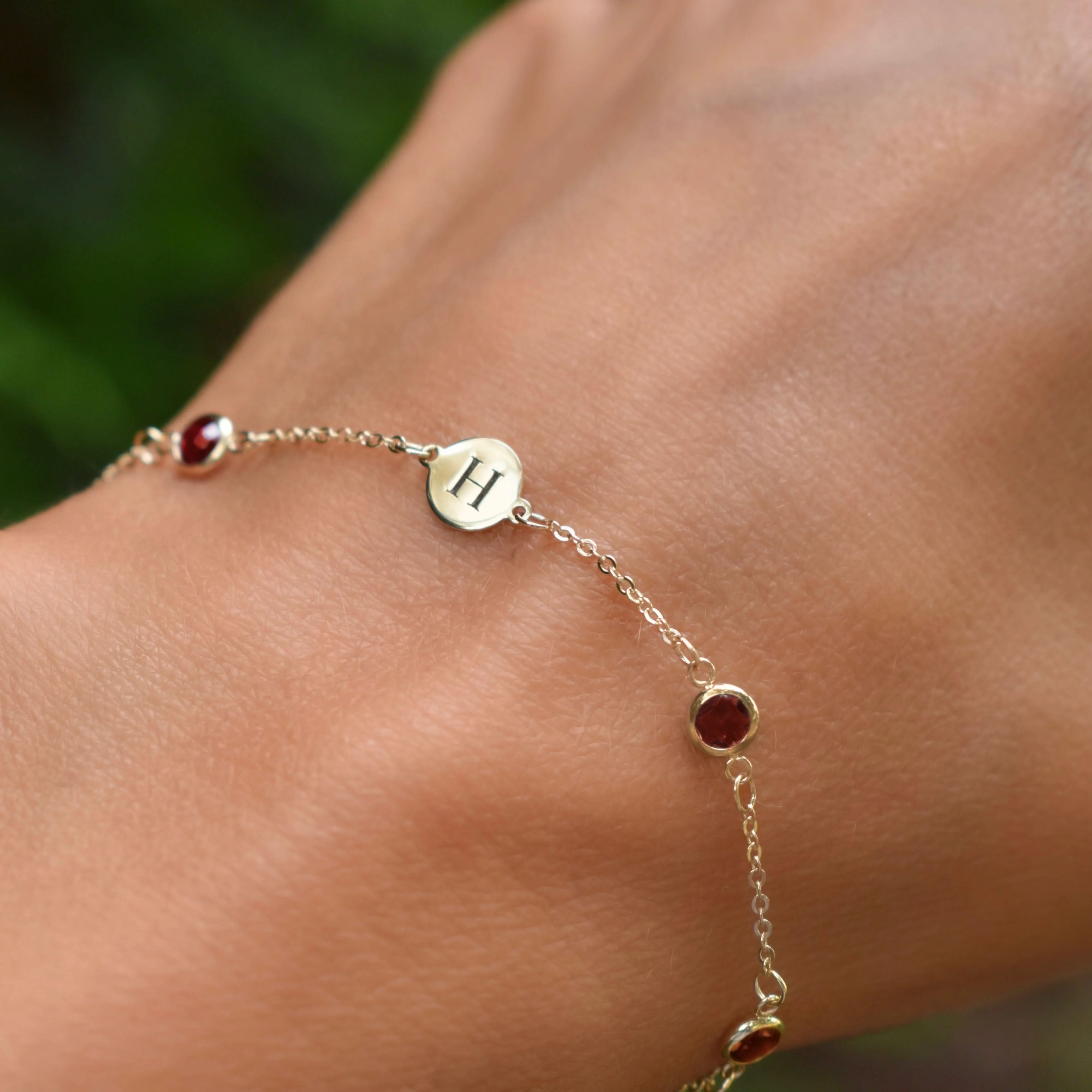 1 Letter & 4 Petite Garnet Bracelet in 14k Gold (January) - Image 6