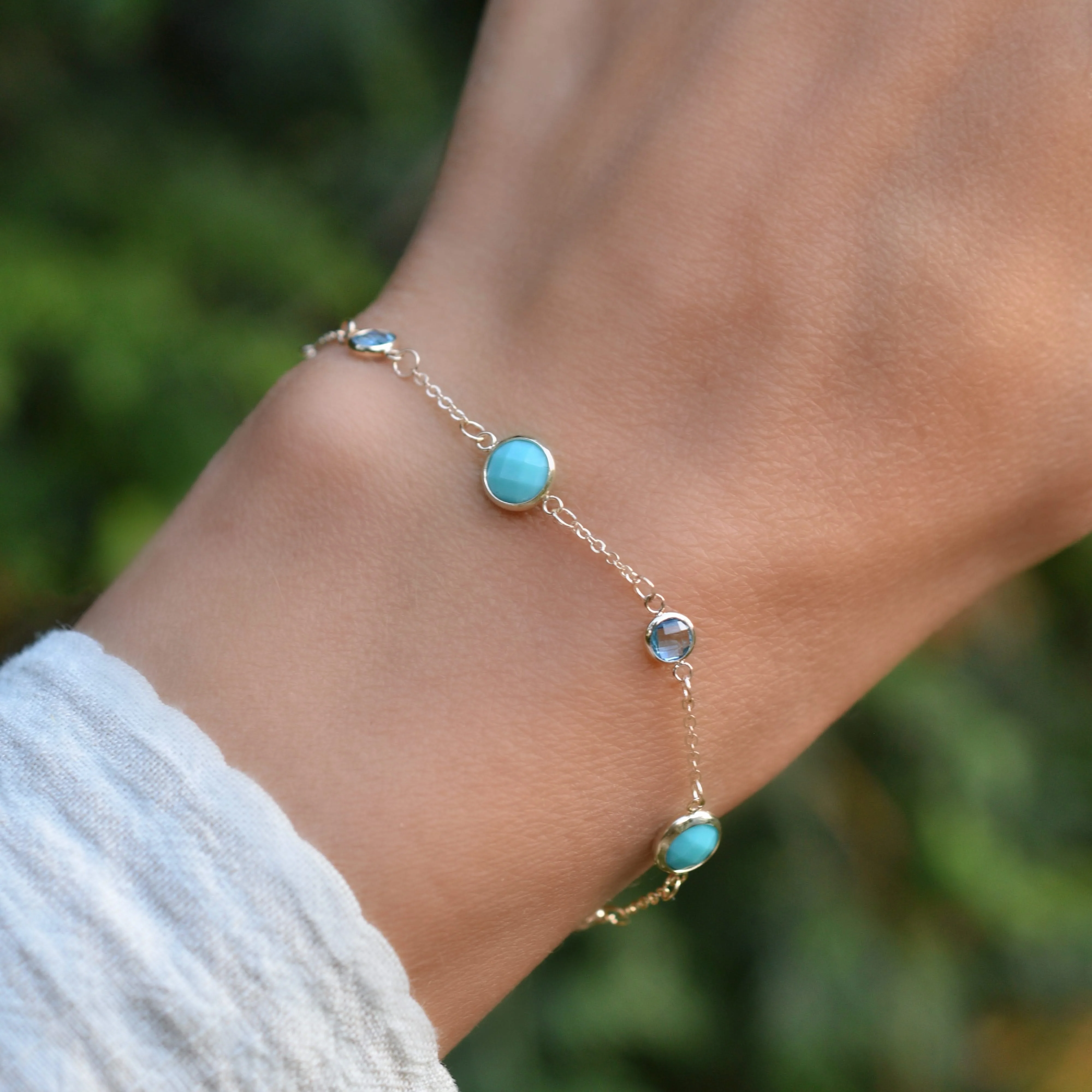 Bayberry Grand & Petite 7 Birthstone Bracelet in 14k Gold - Image 10