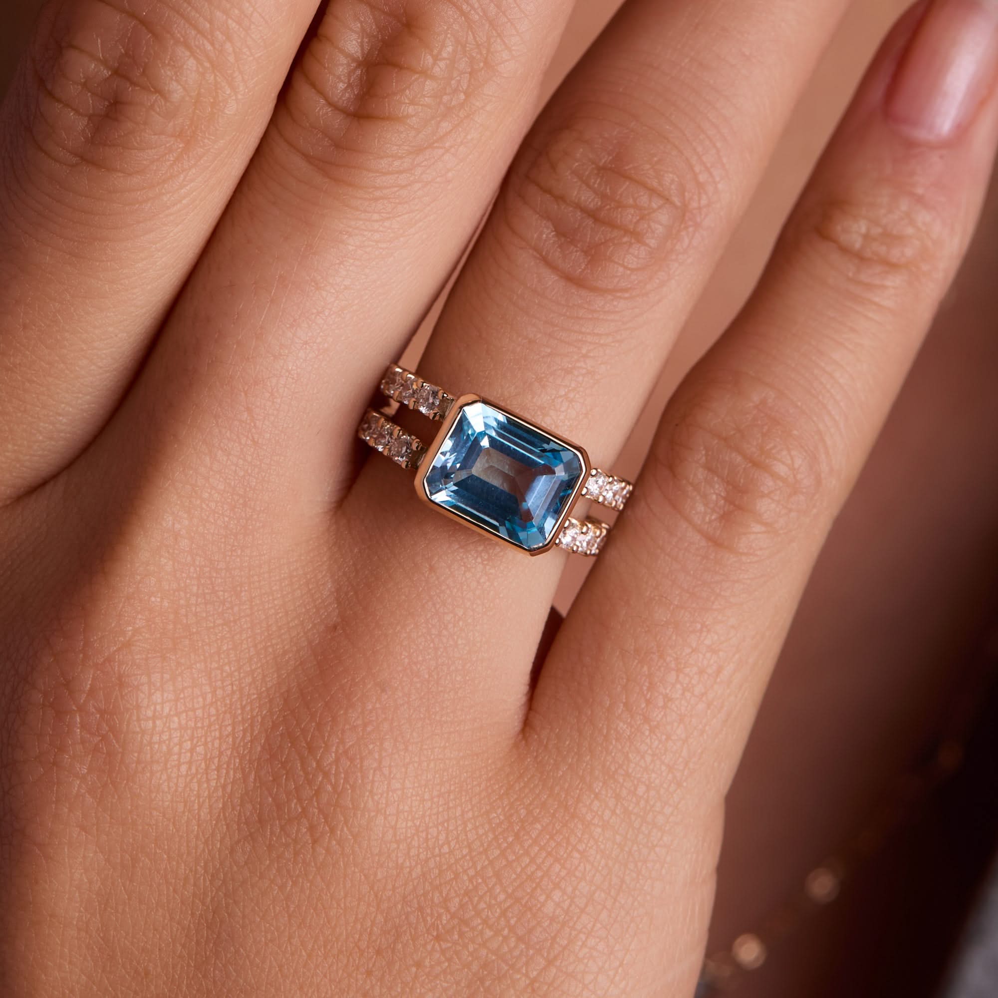 Warren Horizontal Birthstone Ring with Accent Stones in 14k Gold - Image 3