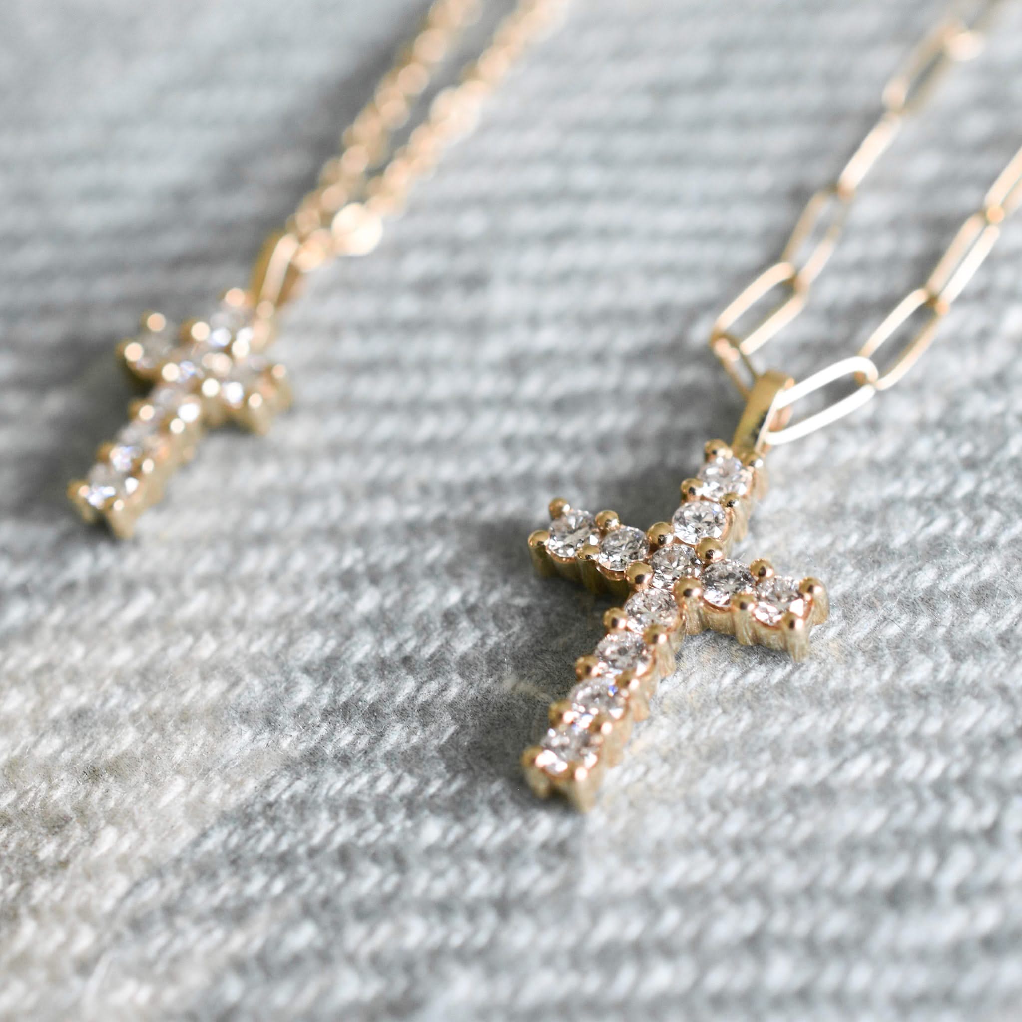 Rosecliff Cross Diamond & Emerald Pendant in 14k Gold (May) - Image 8