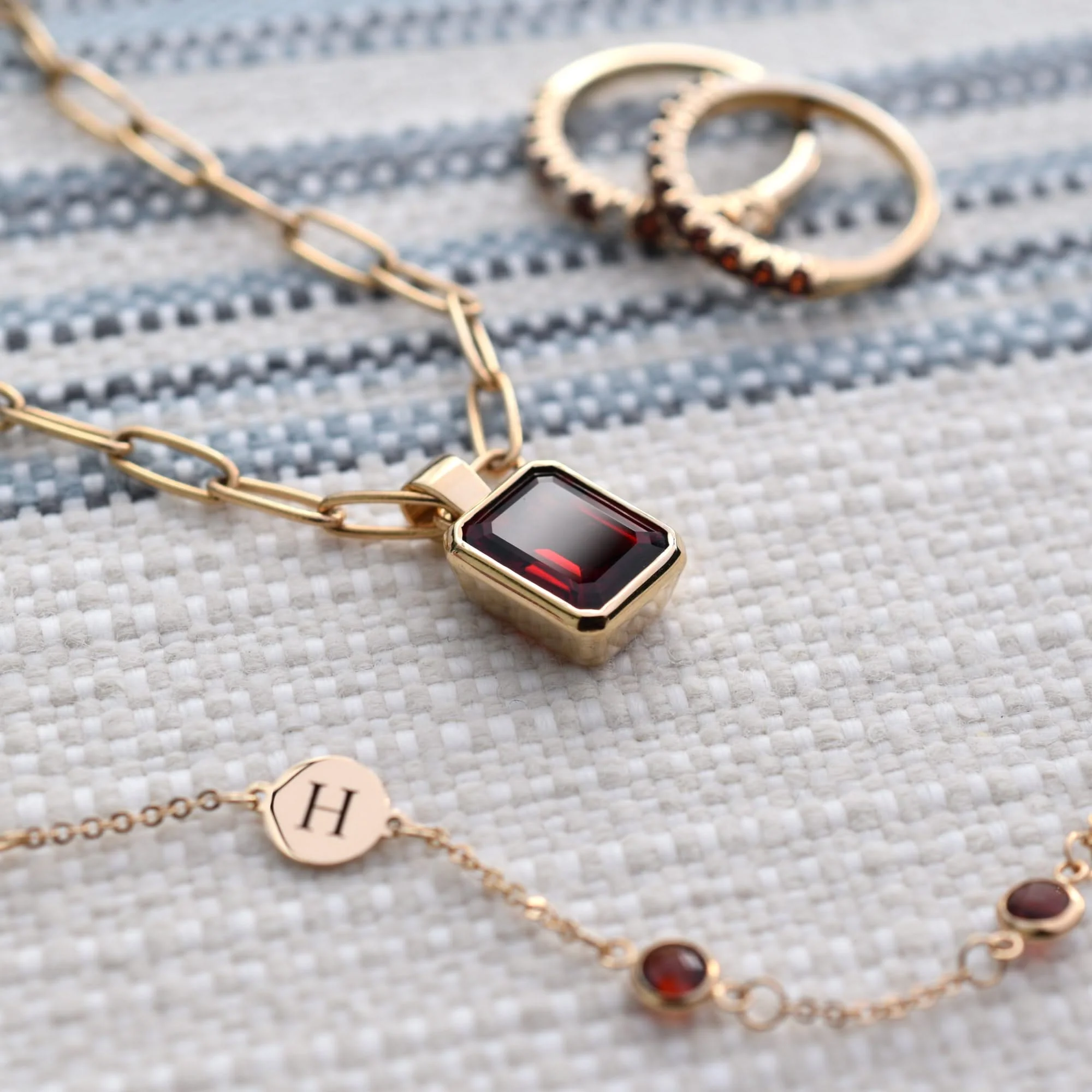 Warren Garnet Pendant in 14k Gold (January) - Image 7