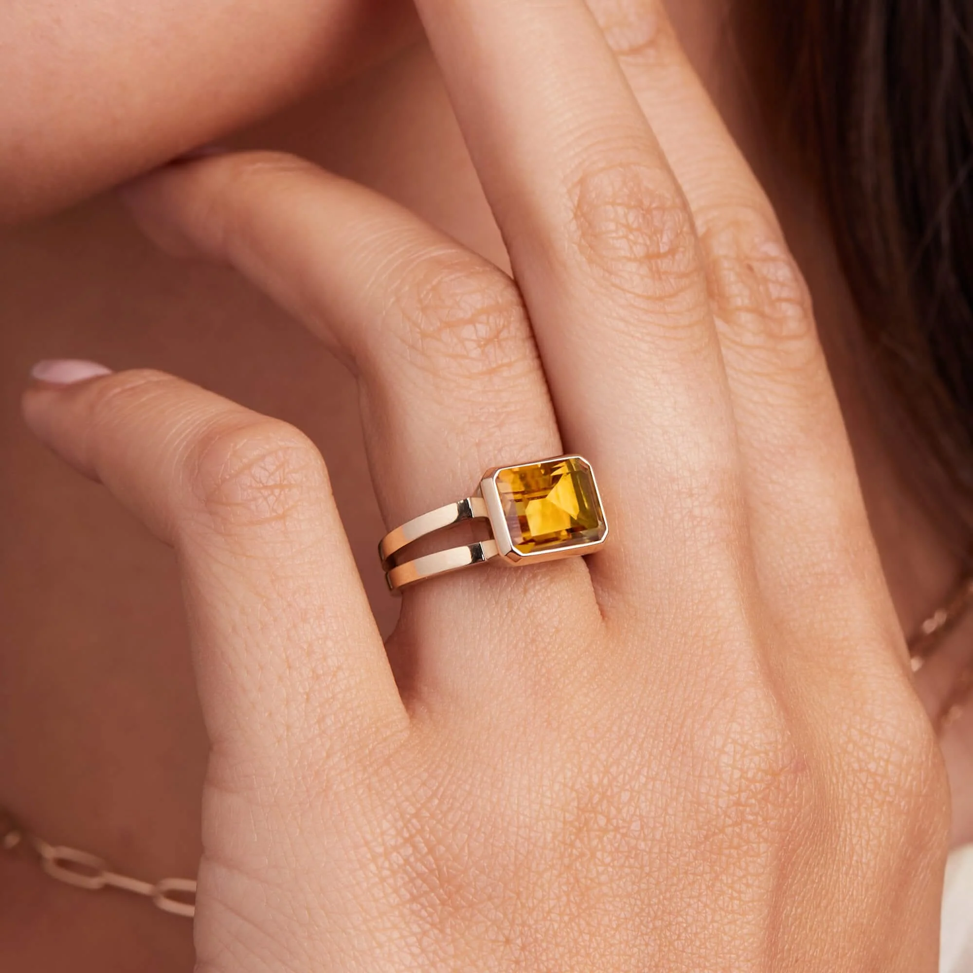 Warren Horizontal Citrine Ring in 14k Gold (November) - Image 3