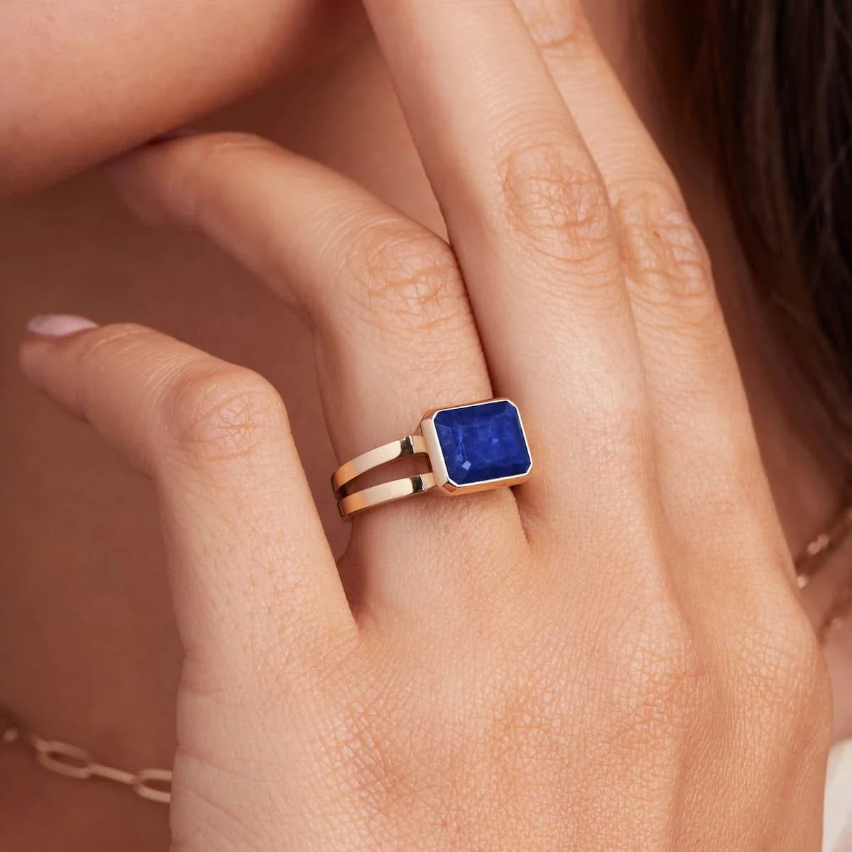 Warren Horizontal Lapis Ring in 14k Gold (September) - Image 2