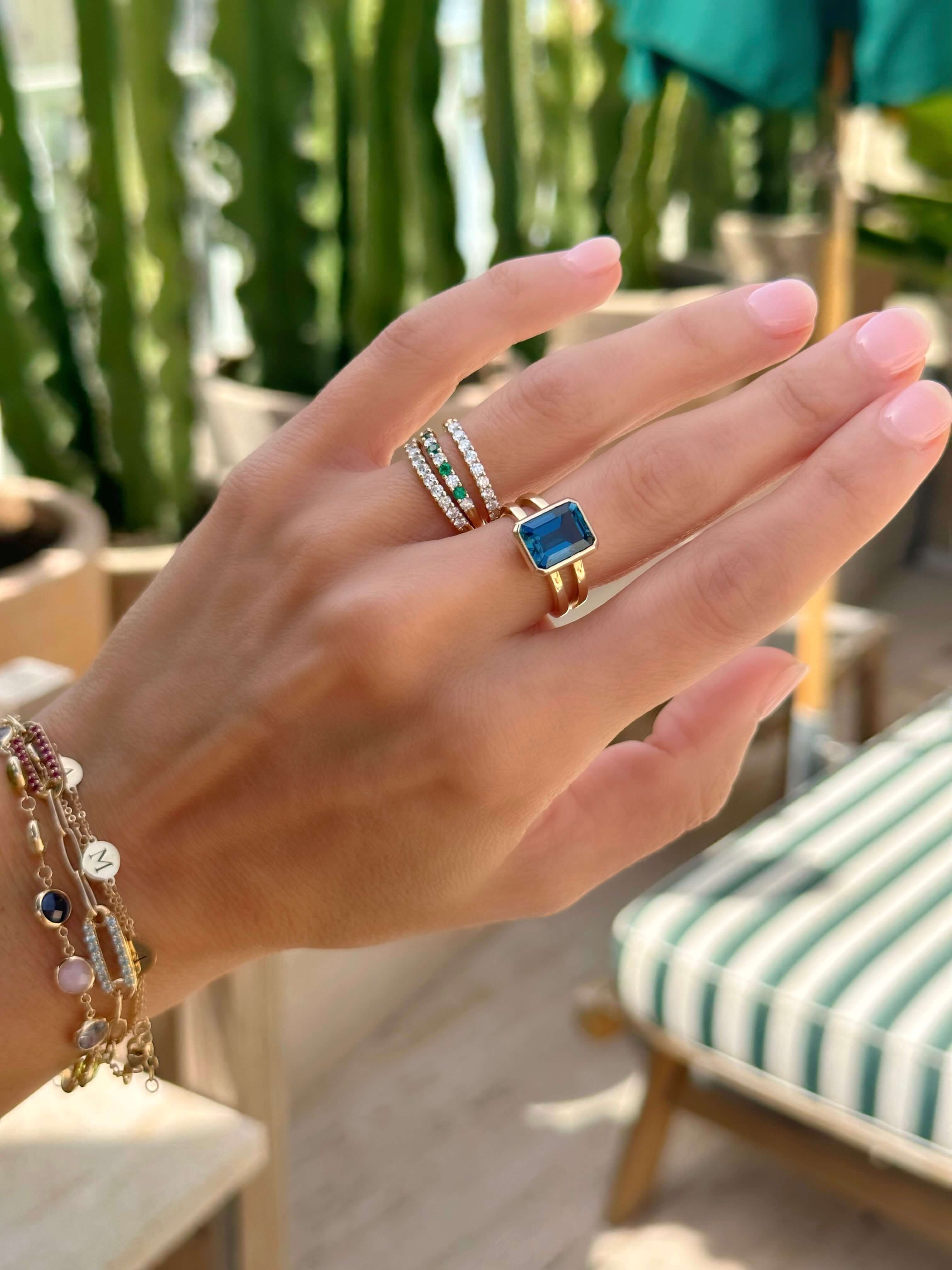 Warren Vertical Atlantic Blue Topaz Ring in 14k Gold (December) - Image 11