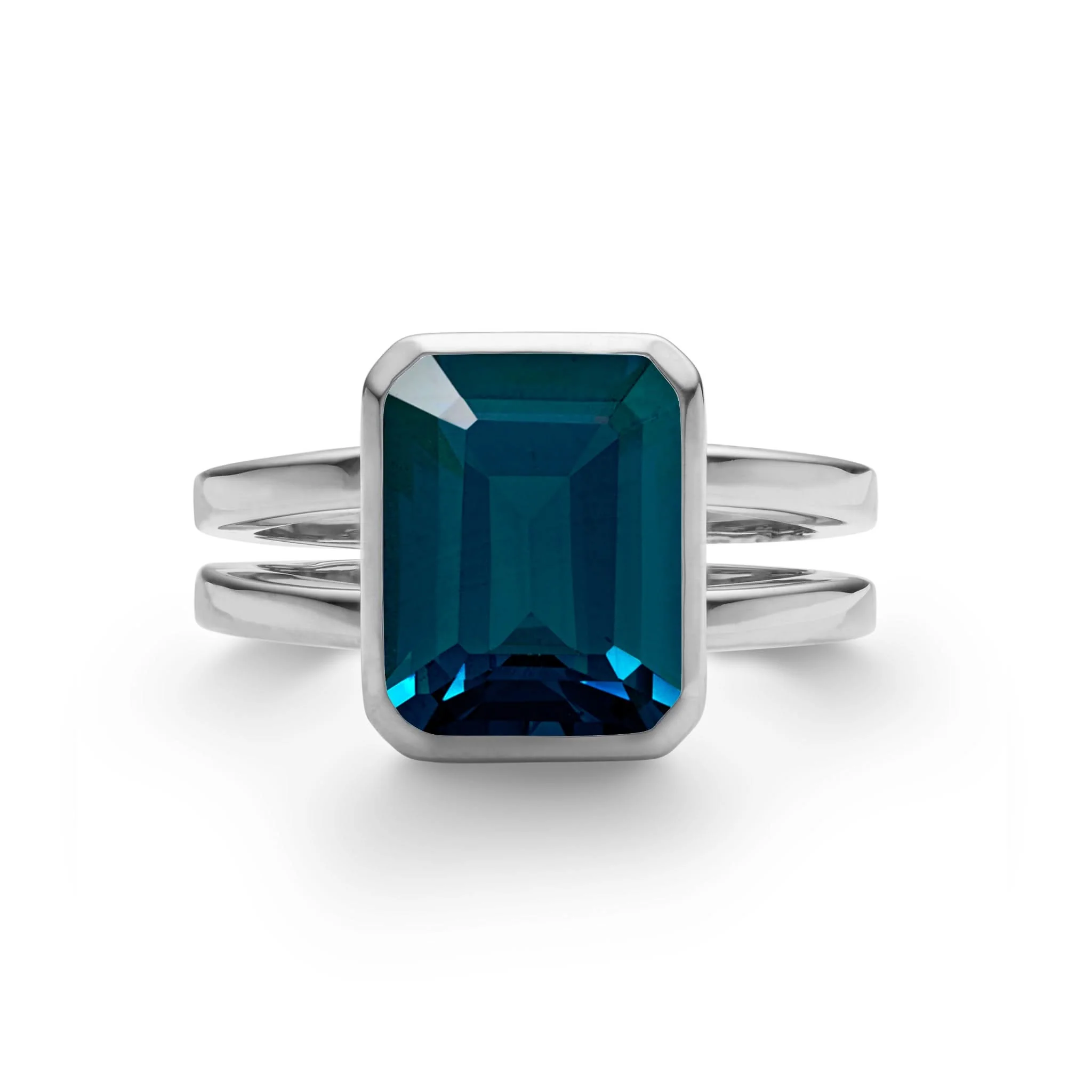 Warren Vertical Atlantic Blue Topaz Ring in 14k Gold (December) - Image 8