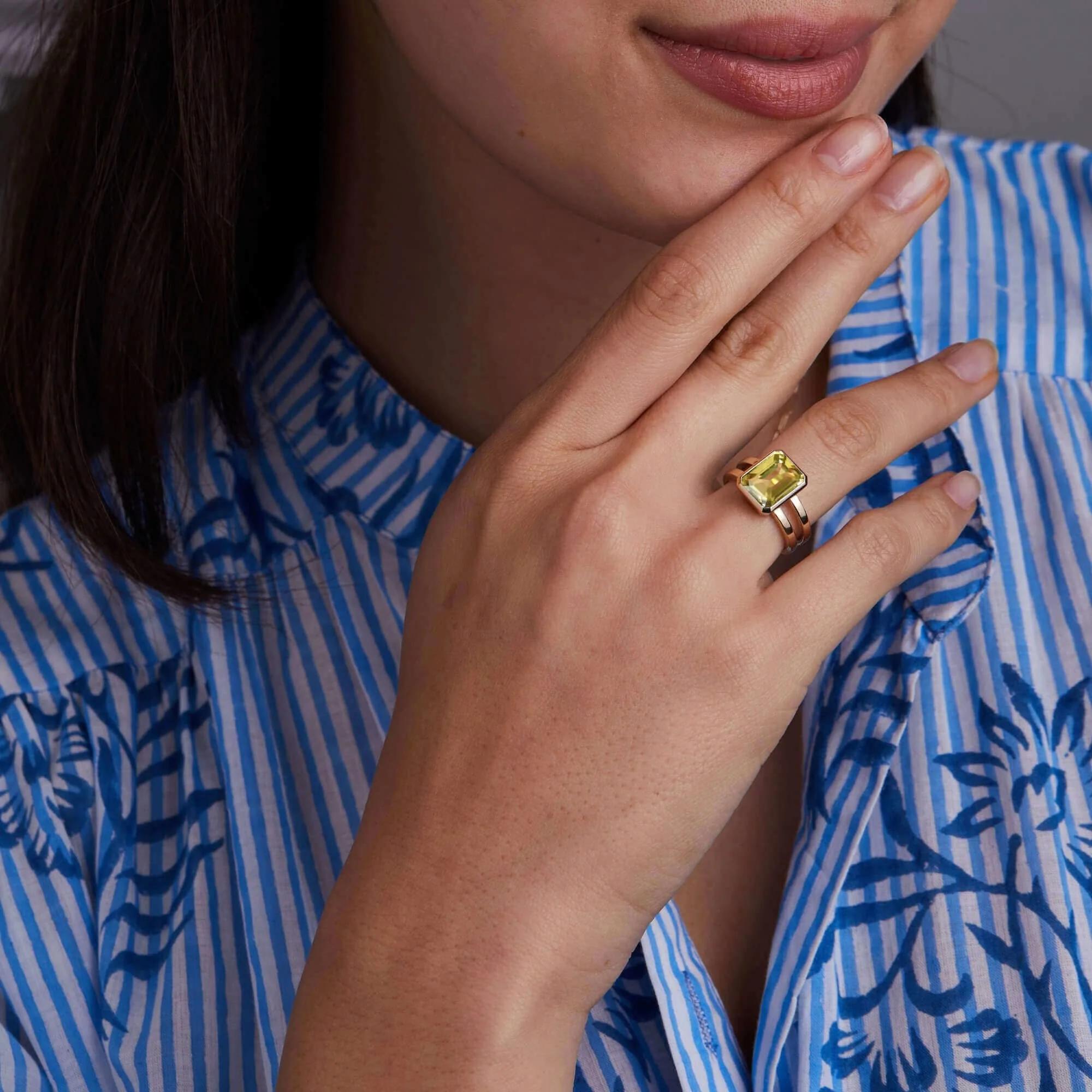 Warren Vertical Lemon Verbena Quartz Ring in 14k Gold (August) - Image 2